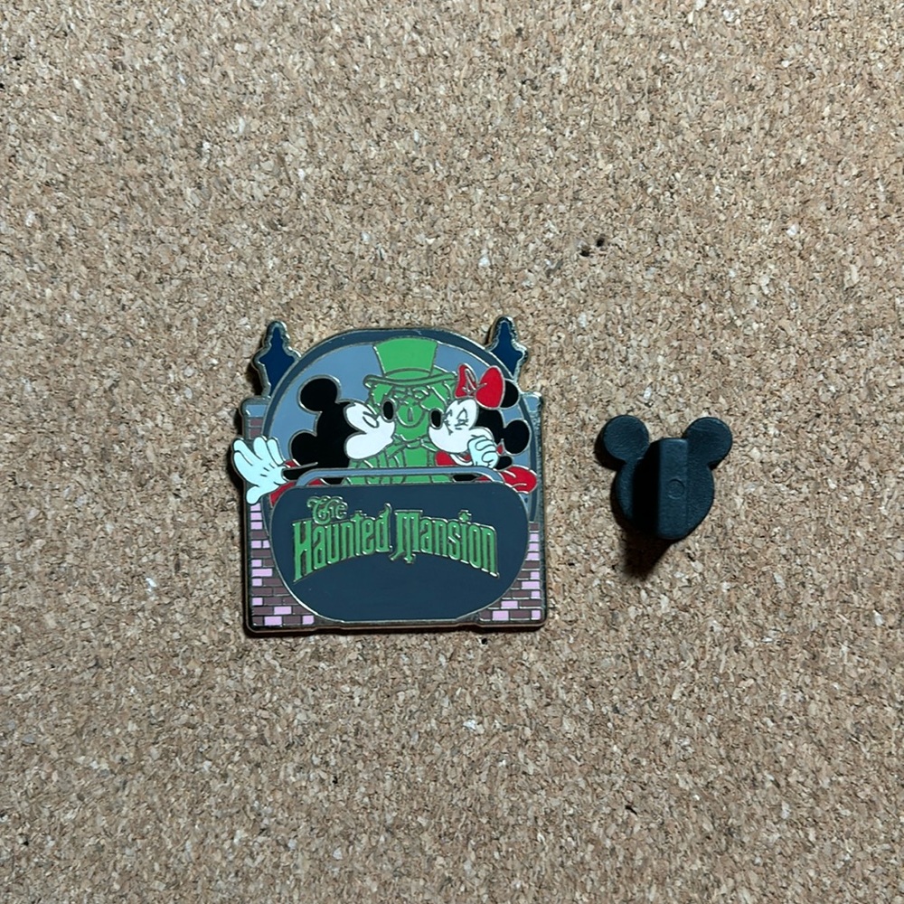 Haunted Mansion Mickey and Minnie Disney trading pin